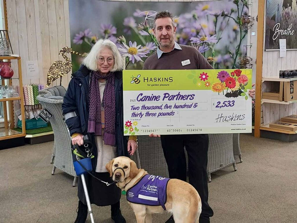 haskins-roundstone-canine-partners-cheque-handover haskins-roundstone-canine-partners-cheque-handover